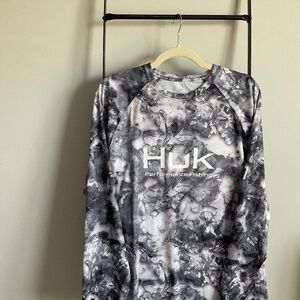Huk performance shirt